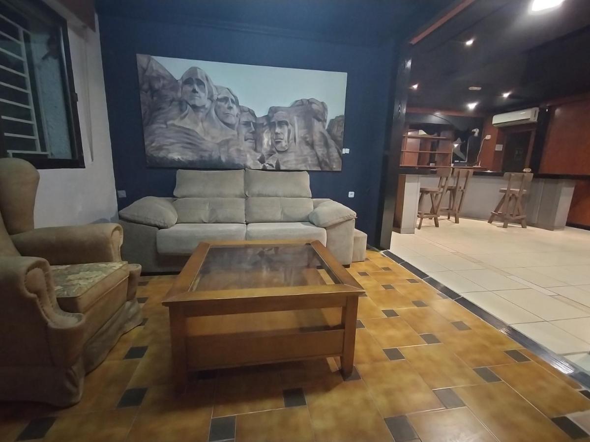 Hostal New York City Sonseca ภายนอก รูปภาพ