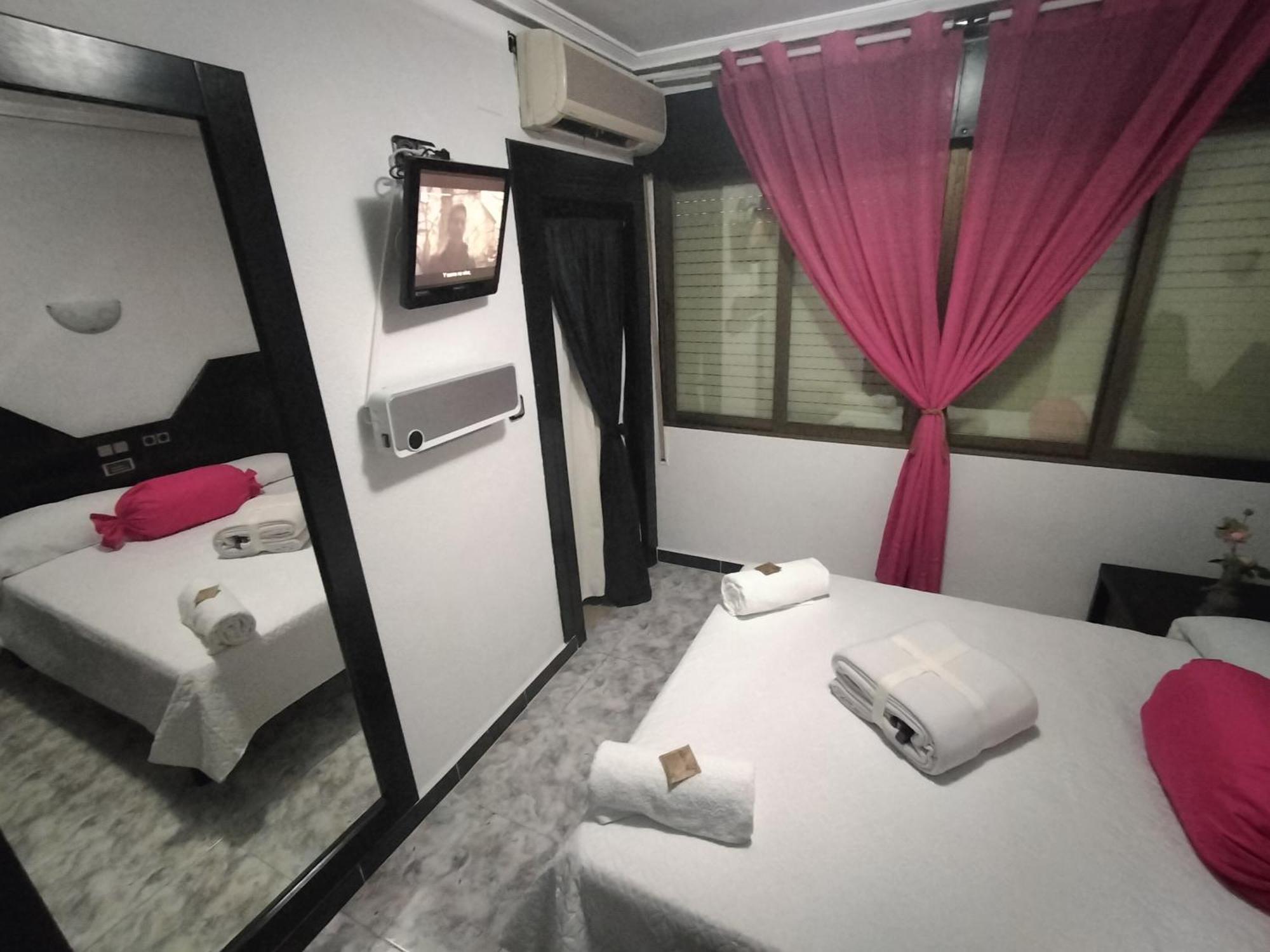 Hostal New York City Sonseca ภายนอก รูปภาพ