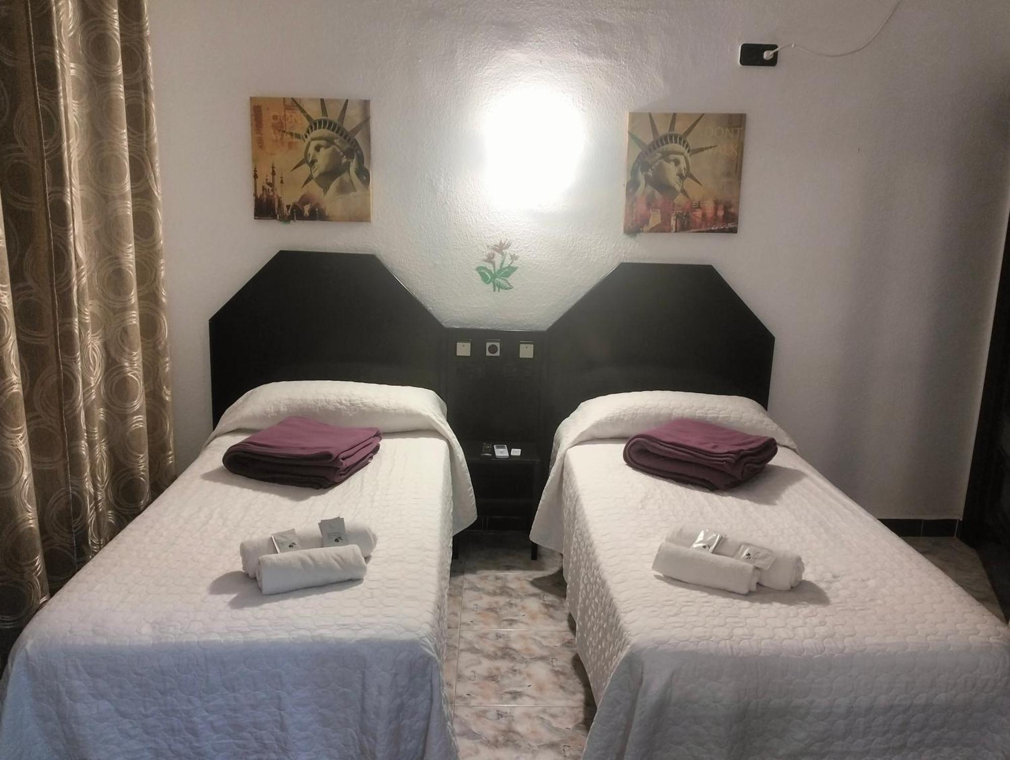 Hostal New York City Sonseca ภายนอก รูปภาพ