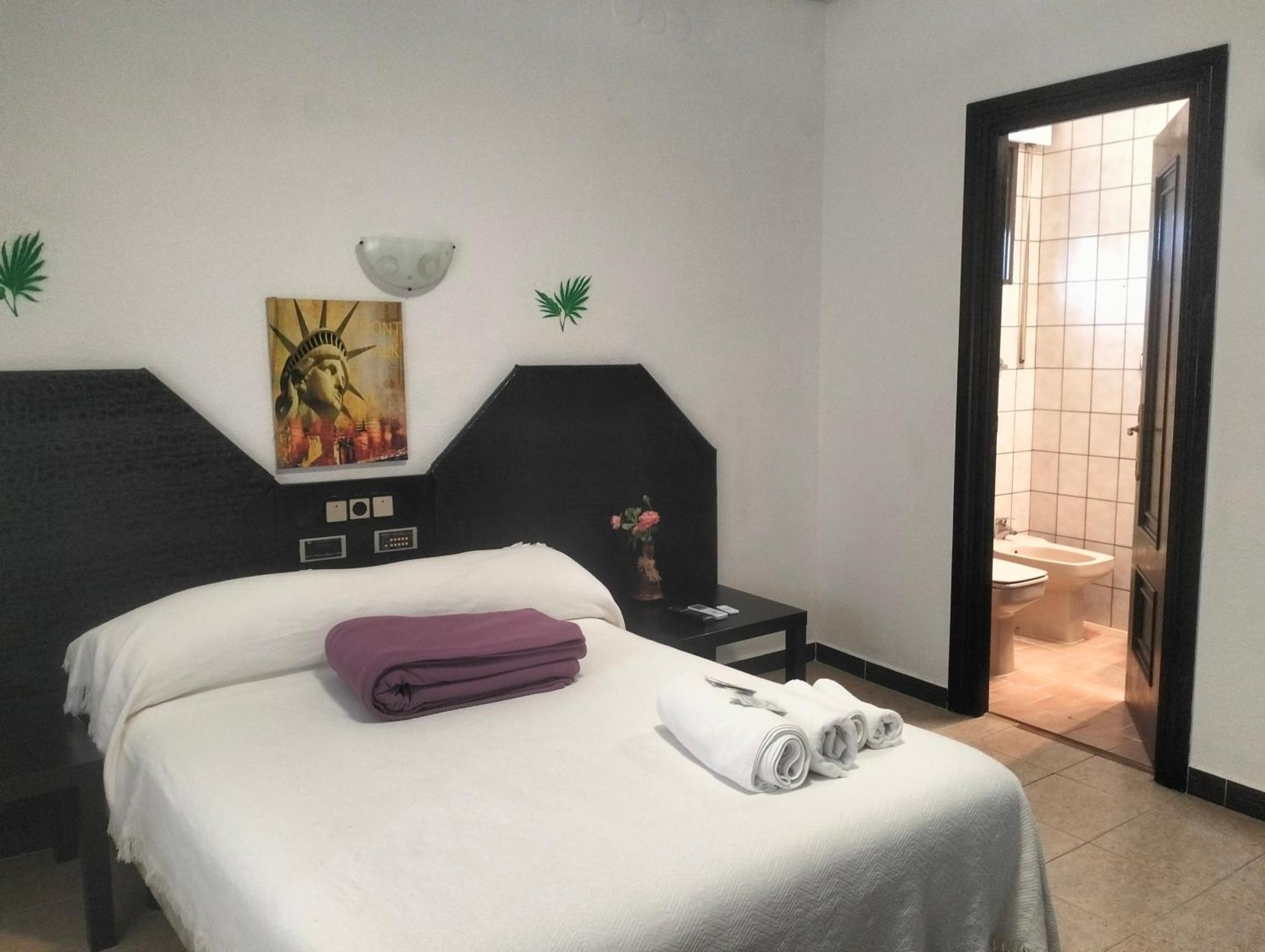 Hostal New York City Sonseca ภายนอก รูปภาพ
